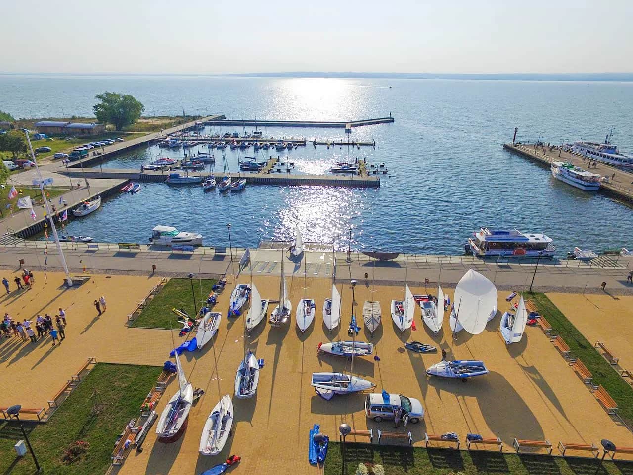 Krynica Morska: Co zwiedzać? Odkryj atrakcje i zaplanuj urlop!